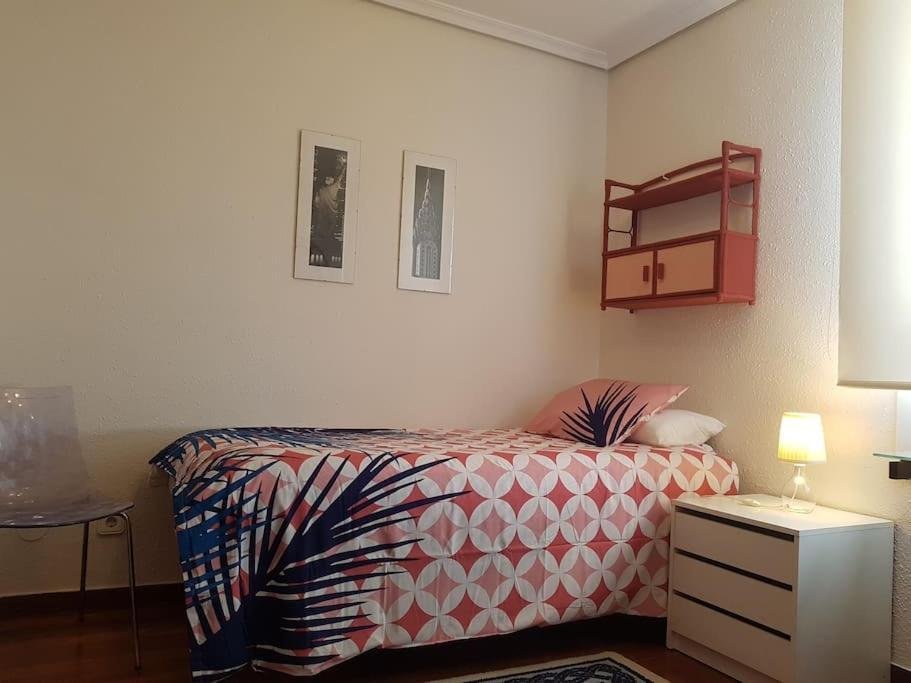 Apartamento Precioso Piso, Luminoso Y Calido En Santander, Con Parking Gratuito Con Acceso Directo Al Piso