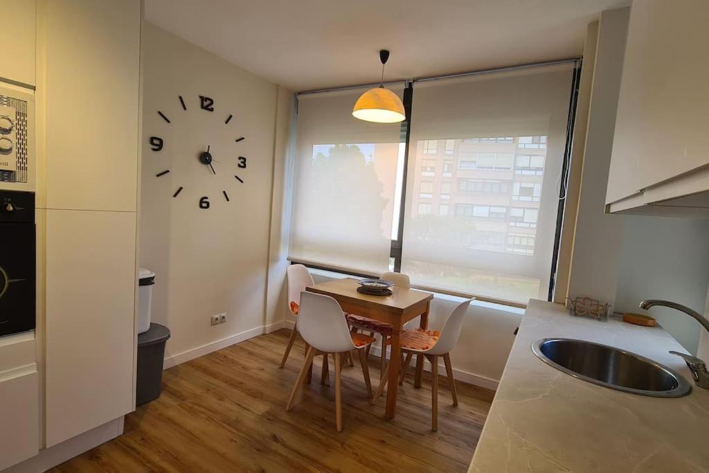 Precioso Piso, Luminoso Y Calido En Santander, Con Parking Gratuito Con Acceso Directo Al Piso Apartamento