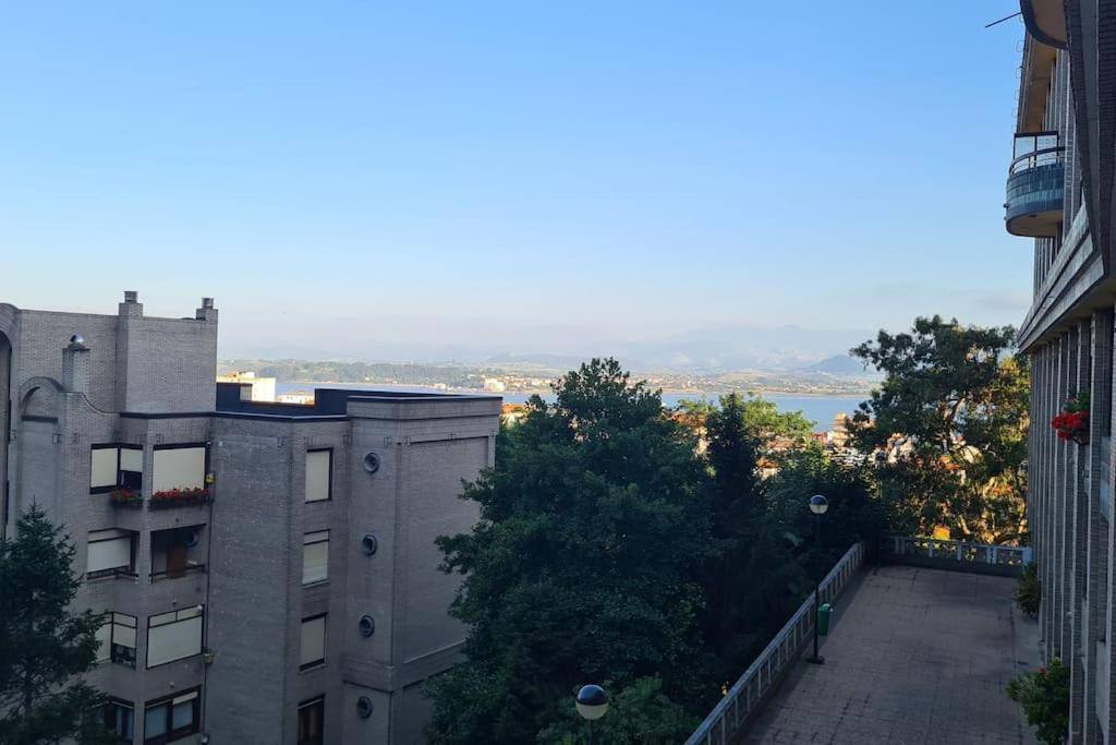 Precioso Piso, Luminoso Y Calido En Santander, Con Parking Gratuito Con Acceso Directo Al Piso Apartamento *