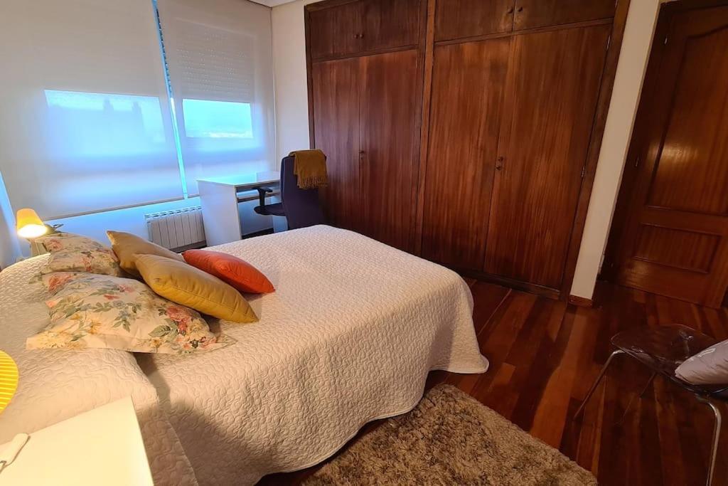 Apartamento Precioso Piso, Luminoso Y Calido En Santander, Con Parking Gratuito Con Acceso Directo Al Piso *