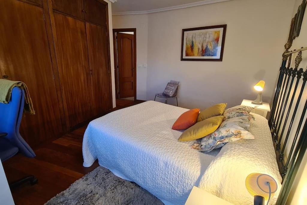 Apartamento Precioso Piso, Luminoso Y Calido En Santander, Con Parking Gratuito Con Acceso Directo Al Piso *